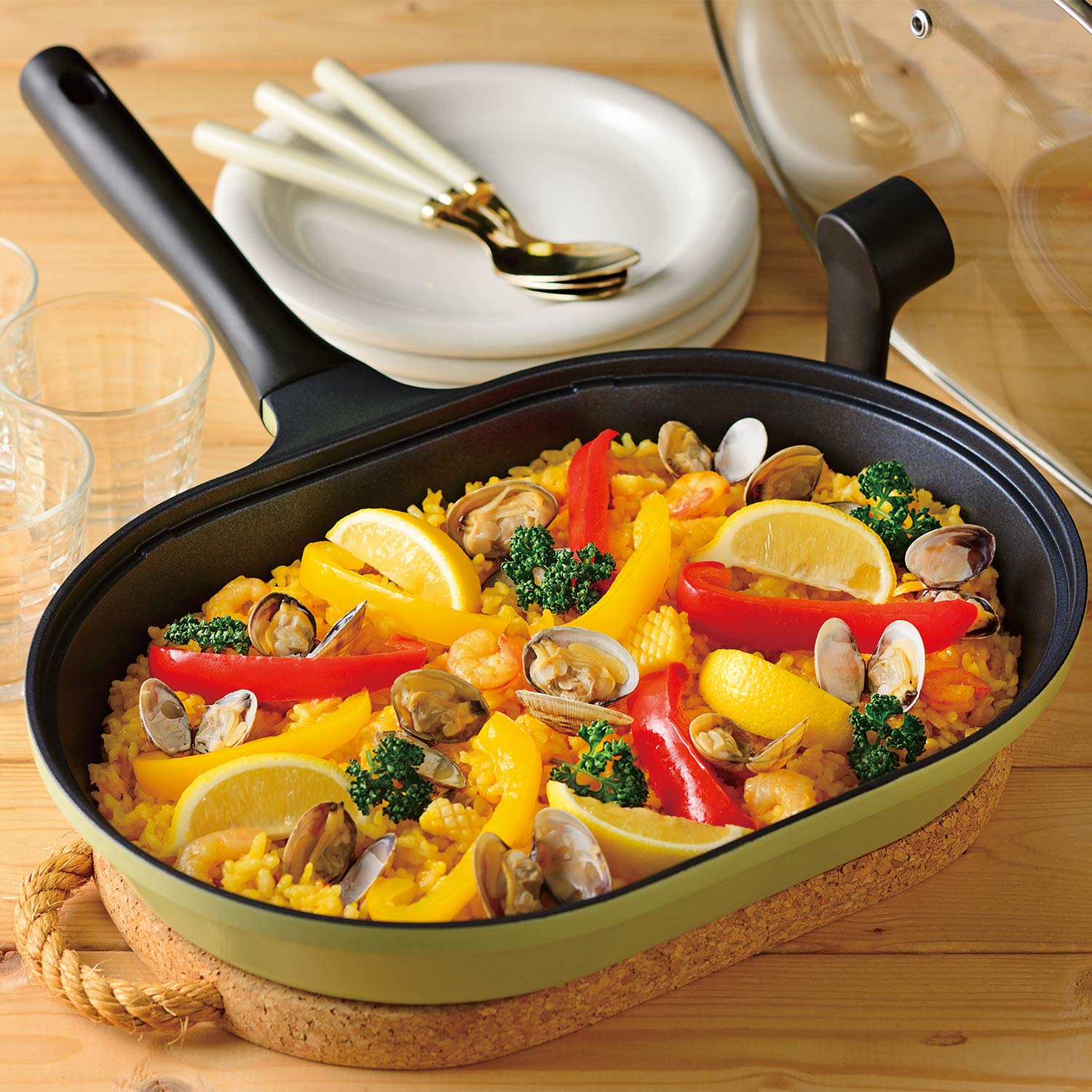 Amazon｜和平フレイズ パスタが折らずに入る フライパン 22×32cm